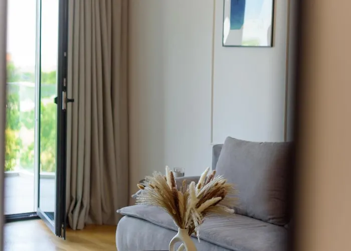 Velvet - Vogh Building Olimp