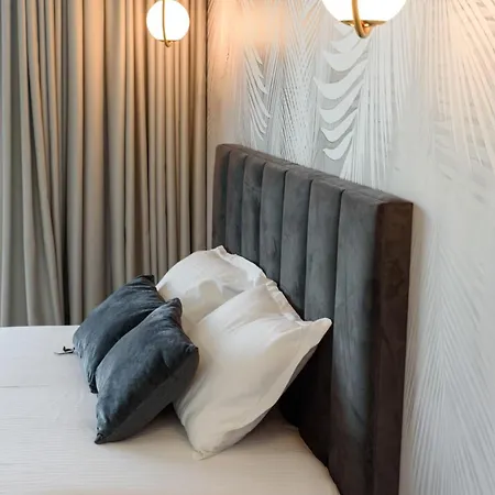 Velvet - Vogh Building Διαμέρισμα Olimp