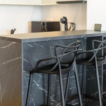 Velvet - Vogh Building Olimp