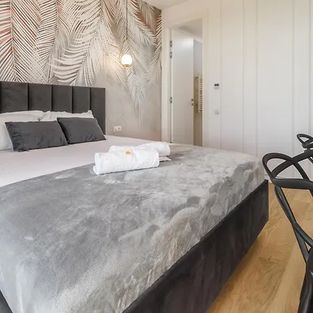 Velvet - Vogh Building