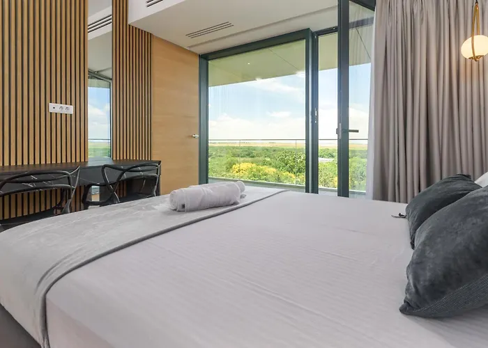 Velvet - Vogh Building *