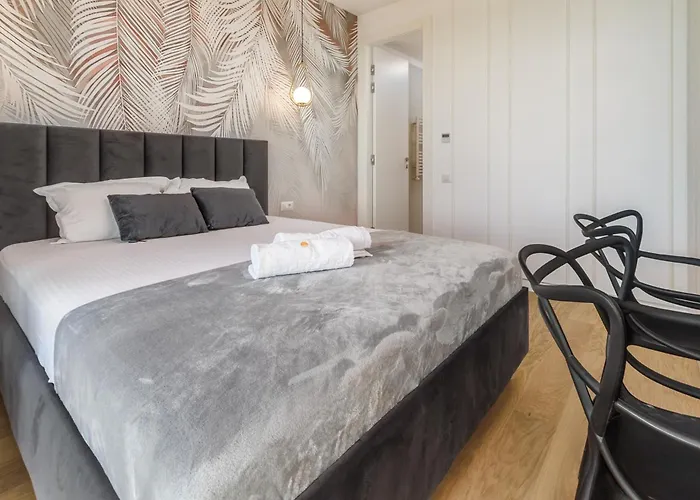 Velvet - Vogh Building